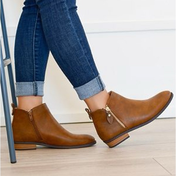 New *Black* Journee Collection “Ellis” Vegan Faux Leather Side Zip Ankle Booties - Picture 2 of 12